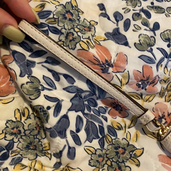 New White Coach wristlet wallet with larger inside pocket for phone or checkbook - Picture 2 of 8